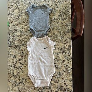 Nike Short Sleeve Baby Bodysuits in Gray and Light Gray